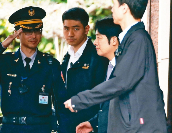 百进配资 赖清德战时出逃，还有美军护送？解放军首次明确回应：绝对跑不了